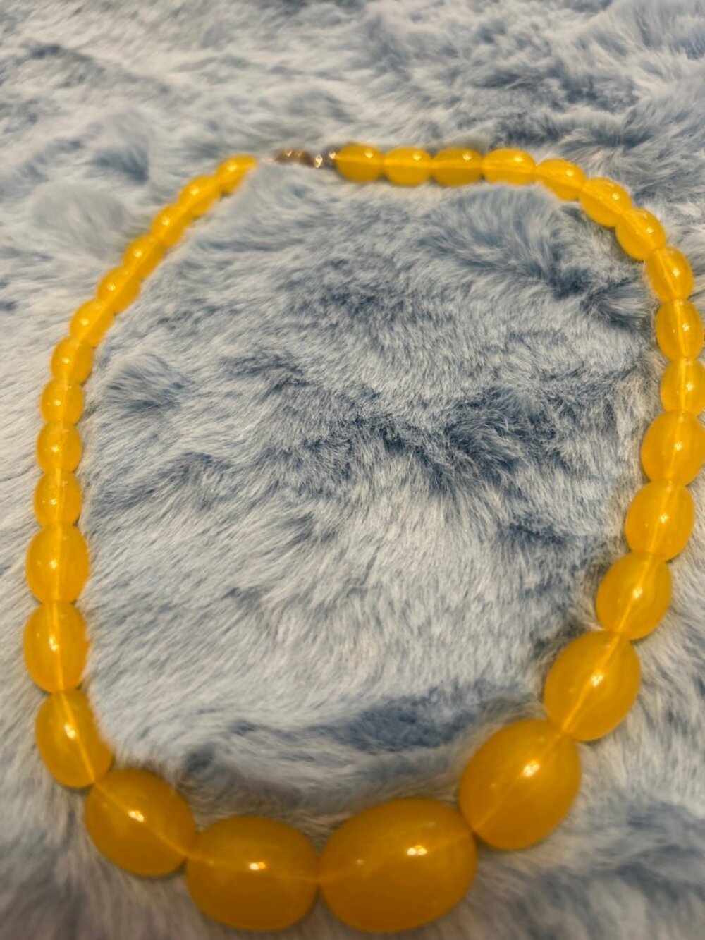 Vintage Yellow Bead Necklace Graduated Beads Screw Clasp